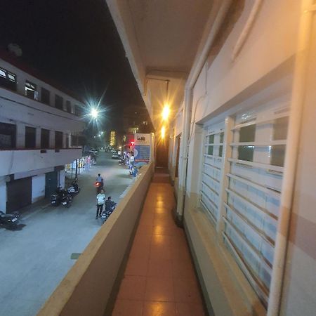 אאורנגבד Hotel Family Stay Beside Railway Station מראה חיצוני תמונה