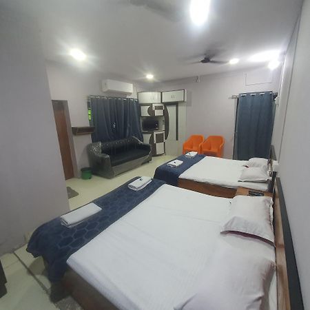 אאורנגבד Hotel Family Stay Beside Railway Station מראה חיצוני תמונה