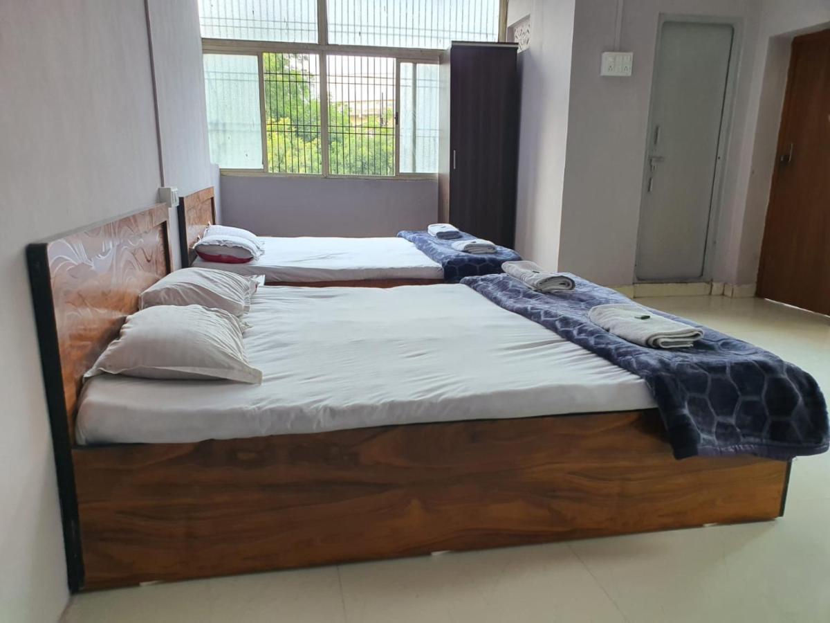 אאורנגבד Hotel Family Stay Beside Railway Station מראה חיצוני תמונה