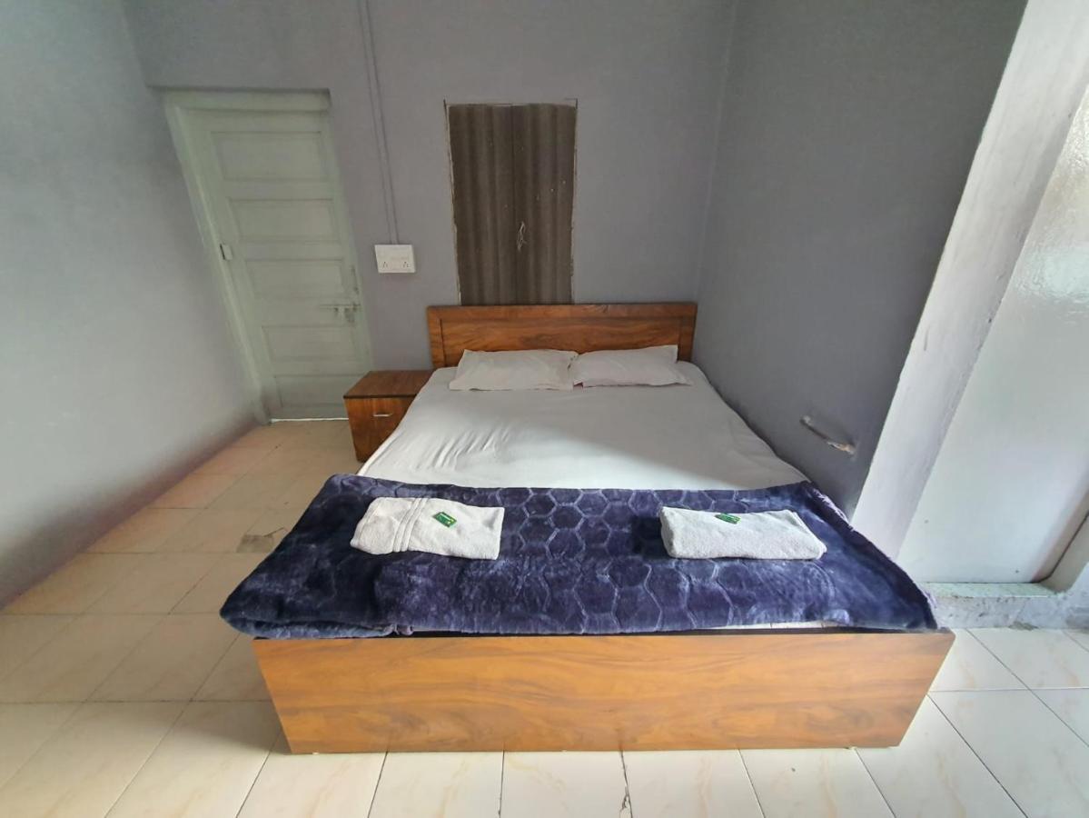 אאורנגבד Hotel Family Stay Beside Railway Station מראה חיצוני תמונה