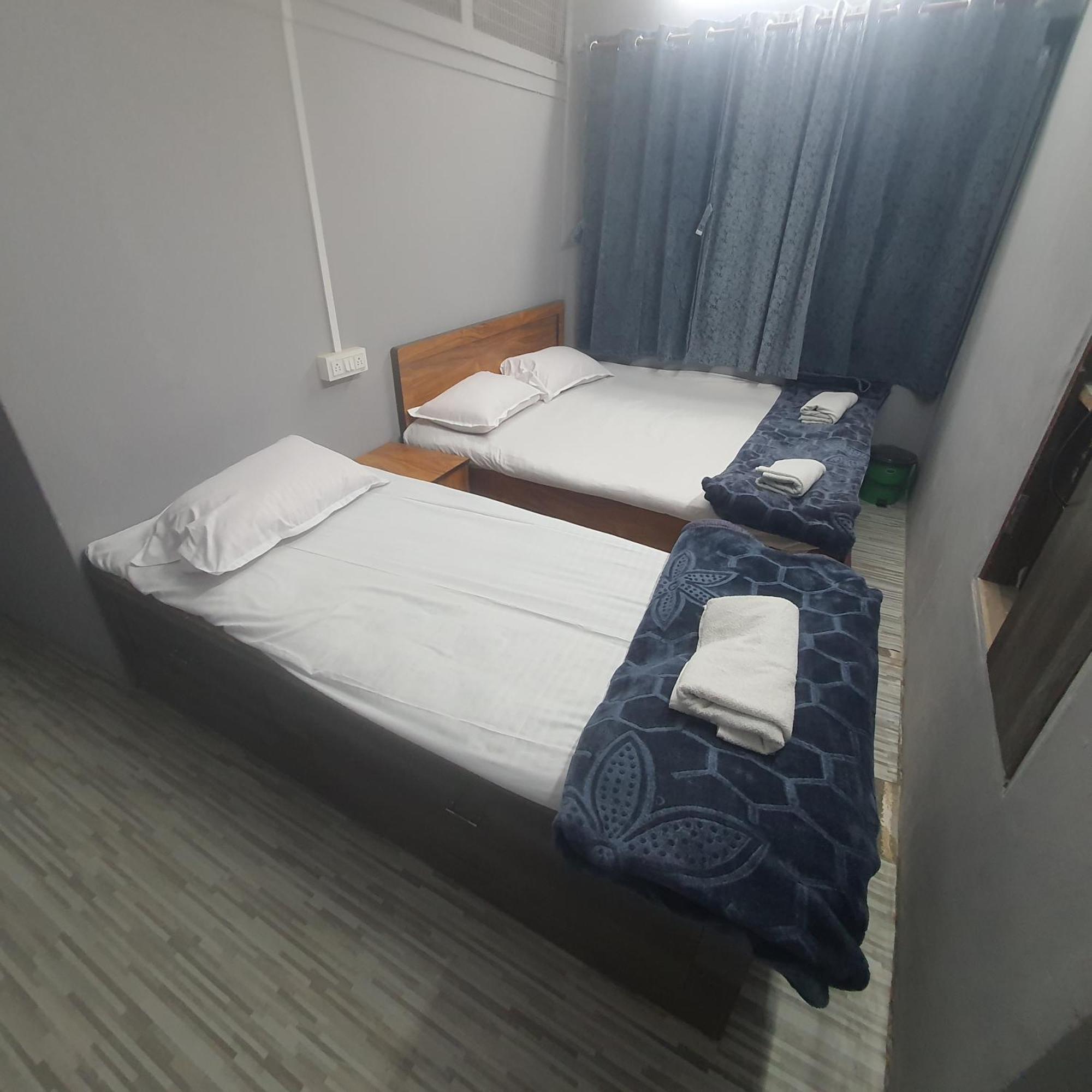 אאורנגבד Hotel Family Stay Beside Railway Station מראה חיצוני תמונה