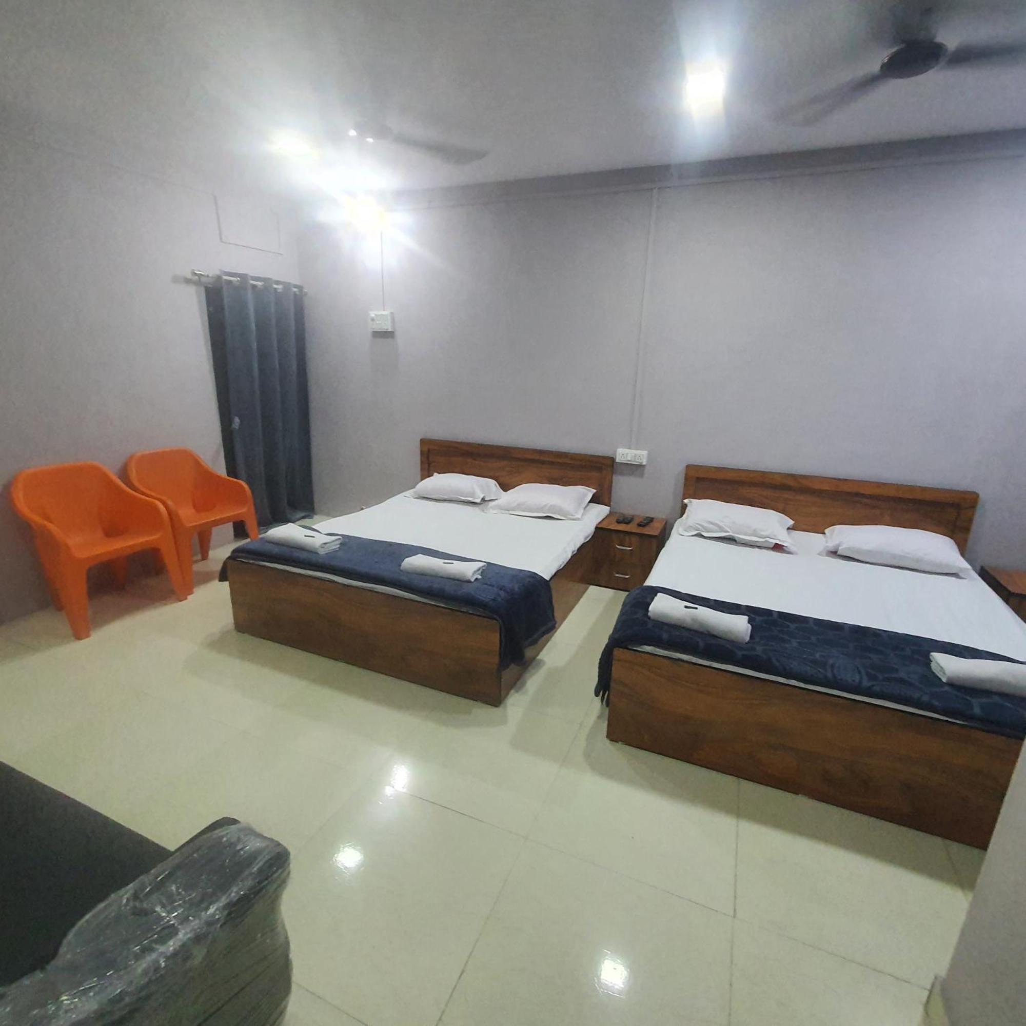 אאורנגבד Hotel Family Stay Beside Railway Station מראה חיצוני תמונה