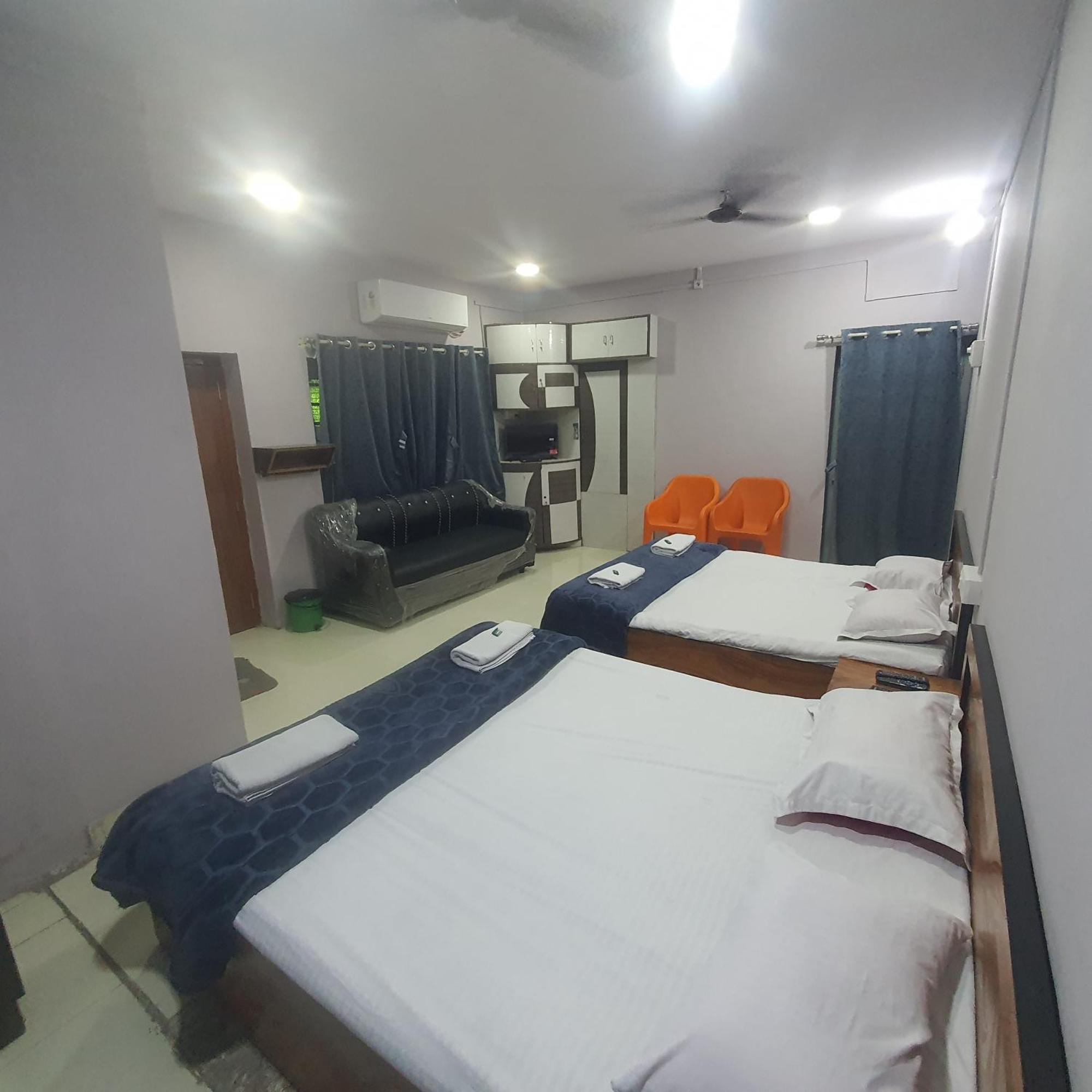 אאורנגבד Hotel Family Stay Beside Railway Station מראה חיצוני תמונה