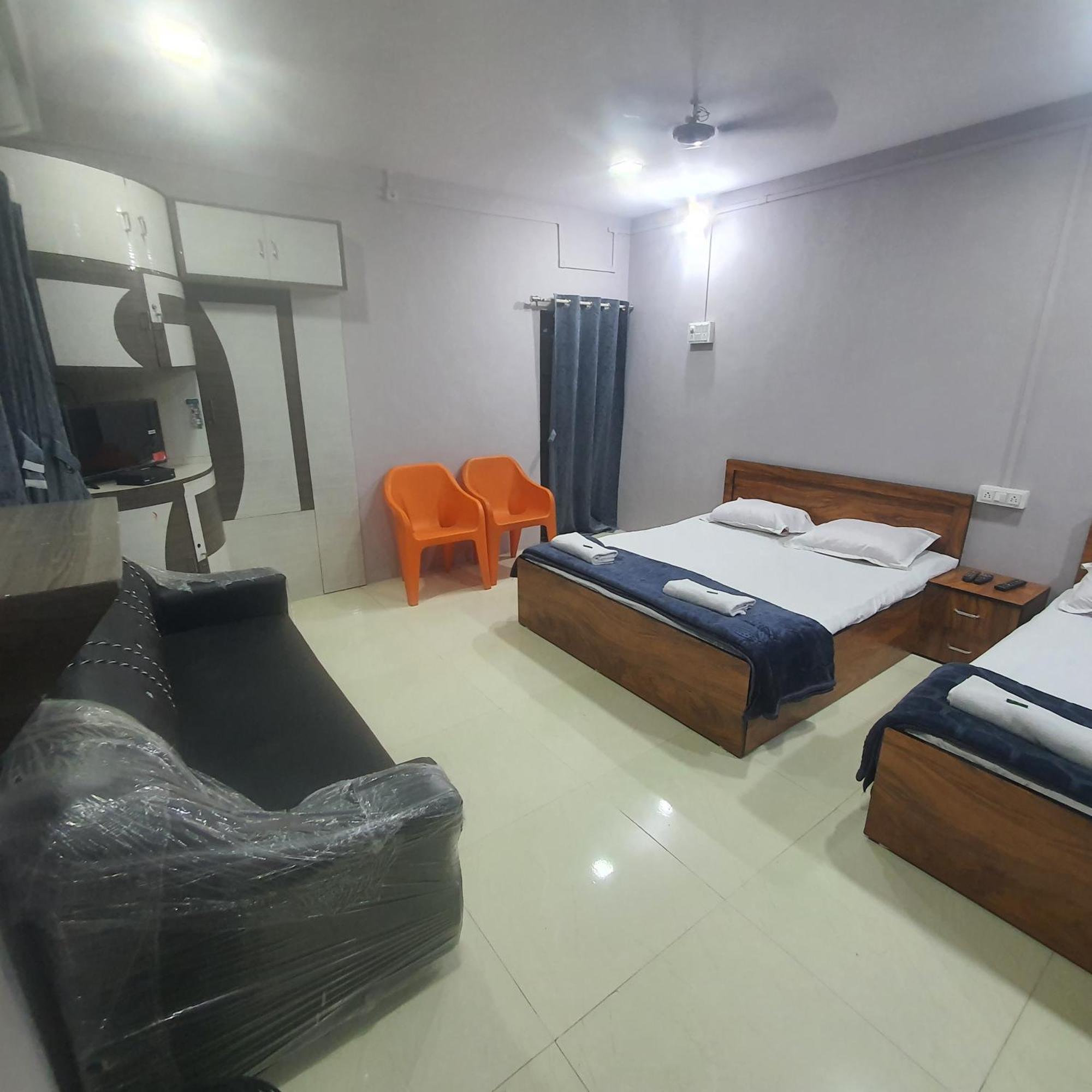 אאורנגבד Hotel Family Stay Beside Railway Station מראה חיצוני תמונה